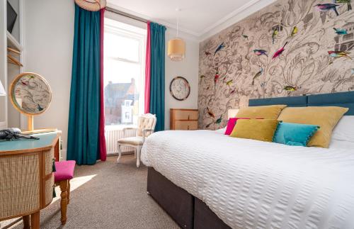 Antrim House - image 2