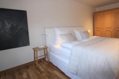 Three-Bedroom Apartment image 7