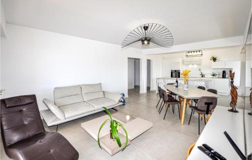 Lovely Apartment In Perpignan With Kitchen