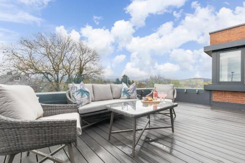 Picture of Elliot Oliver - Stunning Three Bedroom Penthouse With Large Terrace & Parking
