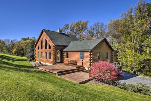 Beautiful Mount Joy Cabin with Pool and Sauna! in Mount Joy, USA