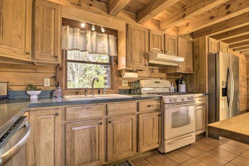Beautiful Mount Joy Cabin with Pool and Sauna! in Mount Joy, USA