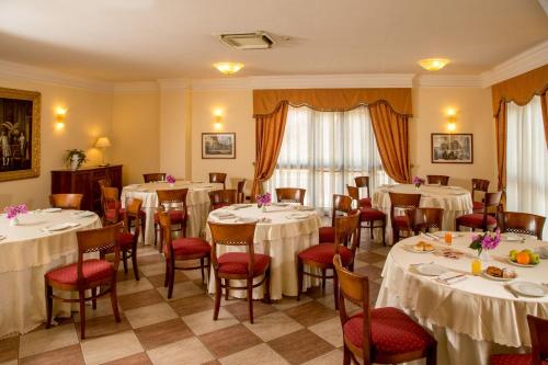 Паб, Marini Park Hotel in Кастель-ди-Лева