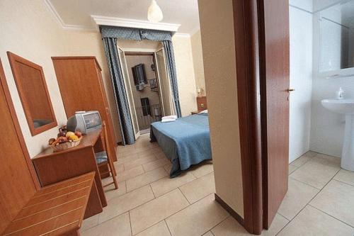 Cesar Palace Guesthouse - image 14