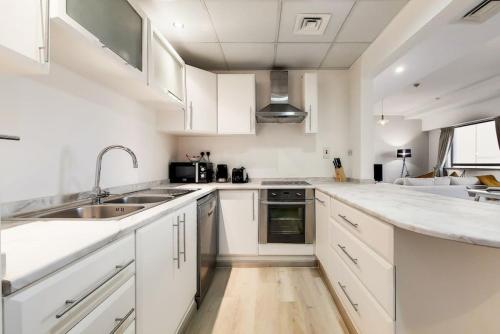 Vacationer Holiday Homes I Lux 2 Bed I Stunning Sea View I Steps to JBR Beach I Sadaf 6, Dubai (photo 4)