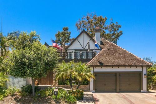 Luxury Getaway, Walk To Beach Club, Tennis Access
