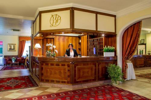 Лобби, Marini Park Hotel in Кастель-ди-Лева