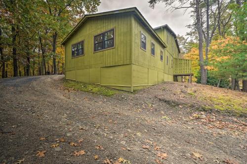 Rustic Clint Eastwood Ranch Apt by Raystown Lake