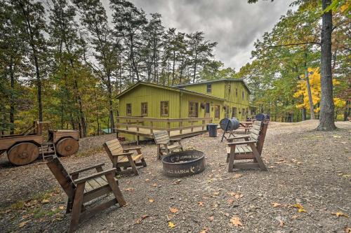 Rustic Clint Eastwood Ranch Apt by Raystown Lake