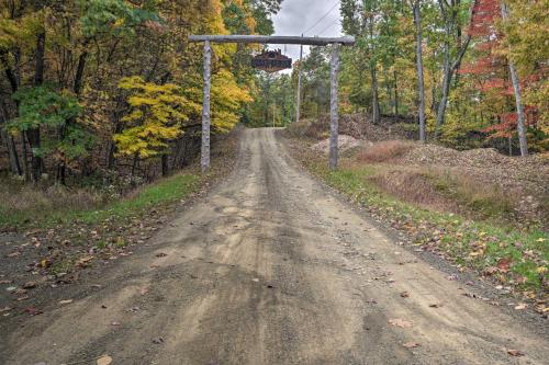 Rustic Clint Eastwood Ranch Apt by Raystown Lake