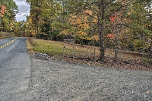 Rustic Clint Eastwood Ranch Apt by Raystown Lake