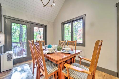 Chic Brevard Cabin - Nature, Trails, and Water! in Brevard, USA