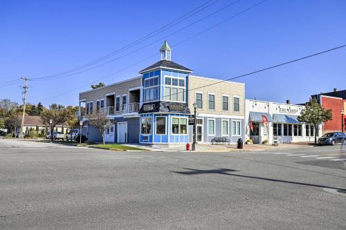 Dtwn Ludington Condo Balcony, Walk To Beach! Dtwn Ludington Condo Balcony, Walk To Beach!