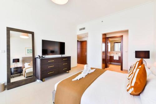 Chestertons Go - Burj Vista - Fountain Views - image 11