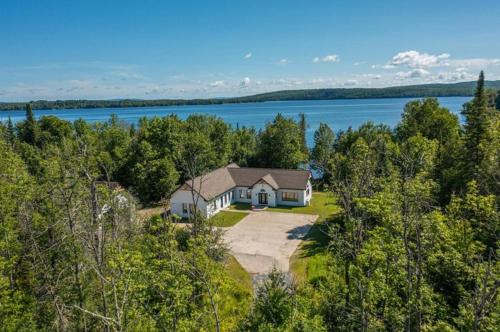 Chalet Oasis in Nomingue - Quebec - Canada