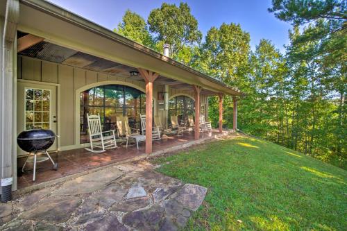 . 'River Bend Lodge' Heflin Home in the Woods!