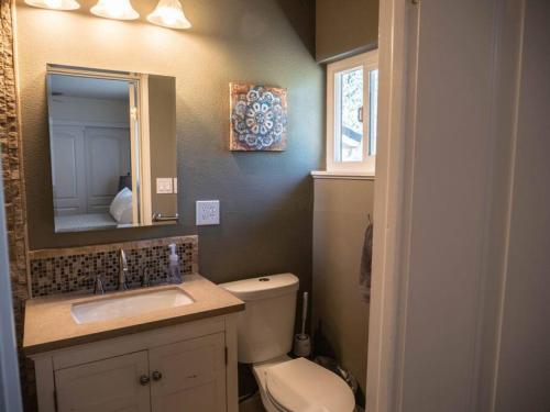 Pool! Quite, Private, remodeled home on the hill Pool! Quite, Private, remodeled home on the hill