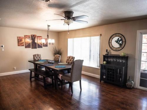 Pool! Quite, Private, remodeled home on the hill Pool! Quite, Private, remodeled home on the hill