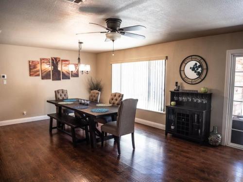 Pool! Quite, Private, remodeled home on the hill Pool! Quite, Private, remodeled home on the hill