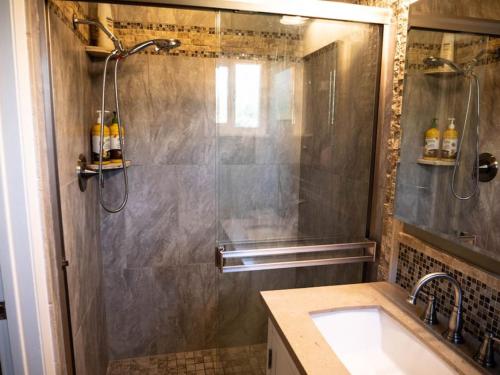 Pool! Quite, Private, remodeled home on the hill Pool! Quite, Private, remodeled home on the hill