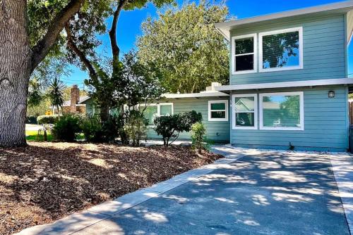 B&B West Sacramento - Uniquely styled home minutes to Downtown Sac! - Bed and Breakfast West Sacramento