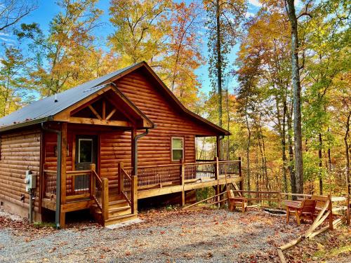 Adventure Ridge Luxury Log Cabin with Mountain View