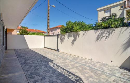 Four-Bedroom Holiday Home in Le Grau d'Agde - image 2