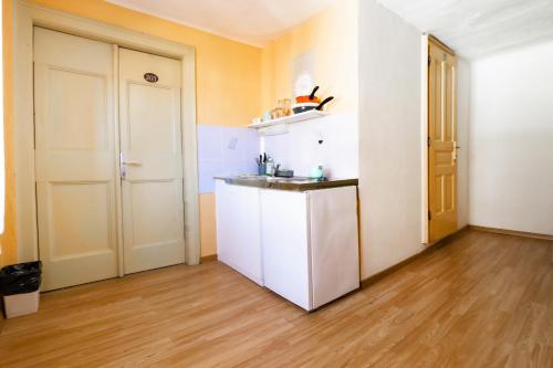 廚房, Hostel Martin in 科佩爾