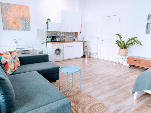 Cozy studio in Friedrichshain, 4 quiet guests only 1.6km von Judith-Auer-Str. entfernt