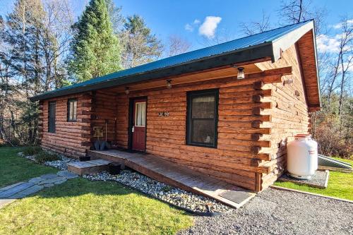 . Blackbear Log Cabin