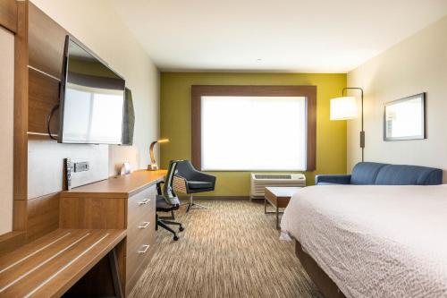 Holiday Inn Express & Suites - San Jose Silicon Valley, an IHG Hotel