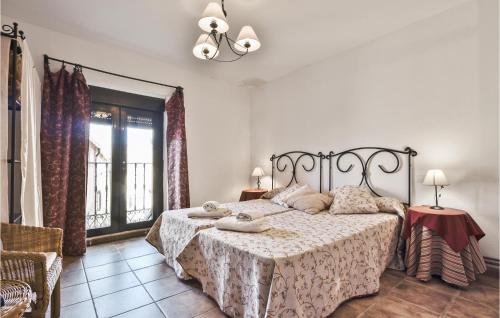  Amazing home in Velilla de Medinaceli with WiFi and 7 Bedrooms in Velilla de Medinaceli