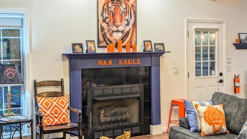 Auburn Alumni House on 20 acres thumb 4