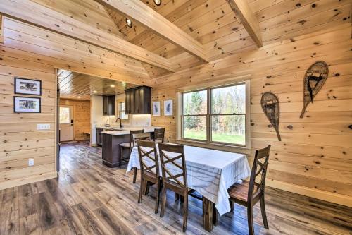 Cozy & Peaceful Waterfront Cabin on Porter Lake! in Farmington (ME)