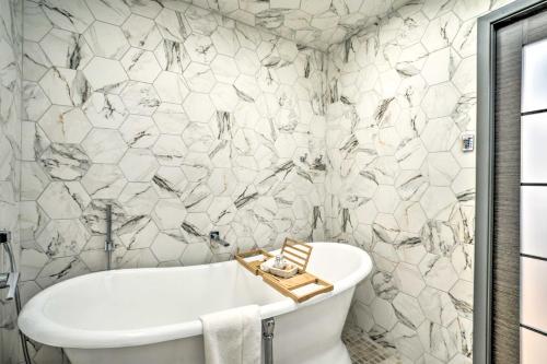 Luxury Spa Retreat Private Courtyard and More! in Hastings (MN)