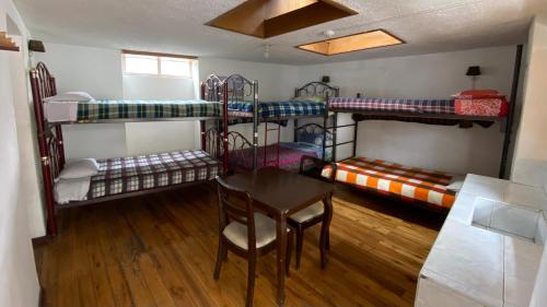Bed in 10-Bed Mixed Dormitory Room image 3