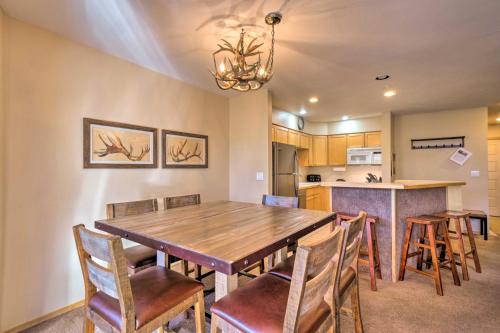 Walk to Lifts Chimney Ridge Townhome with Hot Tub in Breckenridge (CO)