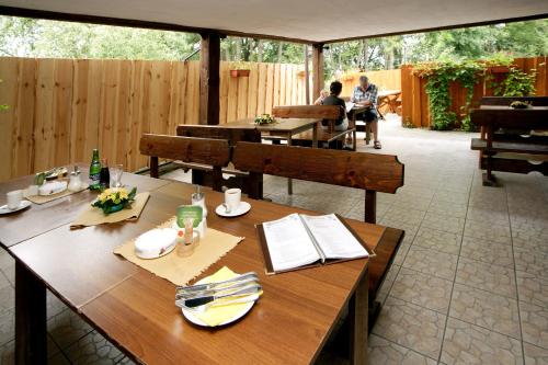 Restaurant, Rodinny hotel Myslivna in Trebon City Center