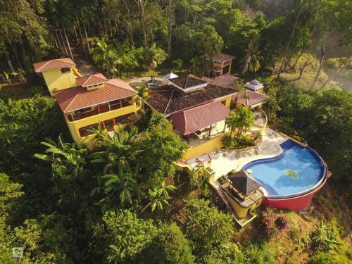 Dominical Ocean Compound