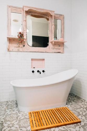 Iekārtas, One Bedroom Cottage with Pets allowed in the Rose Suite only-fee applies in Agnes Banks