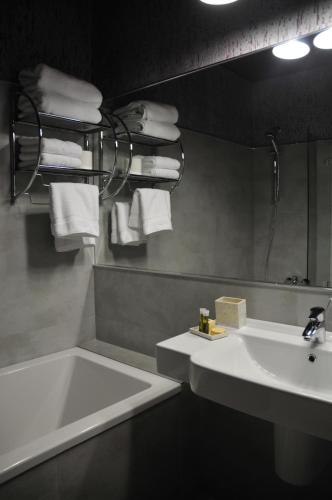 Hotel Dumbrava - image 3
