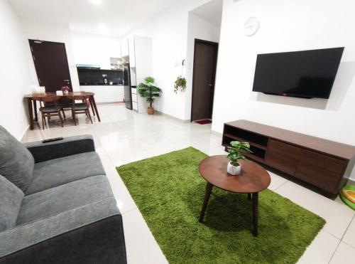 Cikgukay Desaru Homestay Apartment With Pool View WiFi & Netflix Desaru