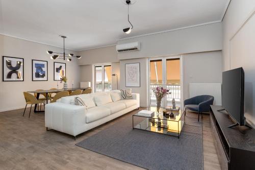 The Beehive Apartments, Афины
