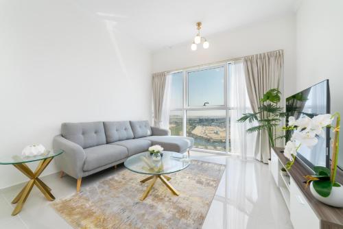 Immaculate 1BR apartment at Carson C, Dubái