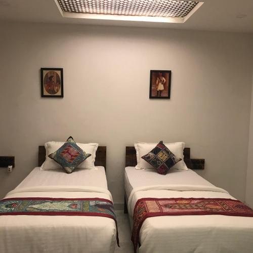 Standard Double or Twin Room image 3