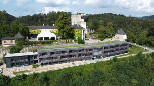 Schatz.Kammer Burg Kreuzen, Pension in Bad Kreuzen bei Saxen