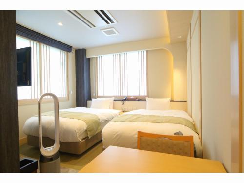 Superior Twin Room-Executive Floor with Shower - Non-Smoking