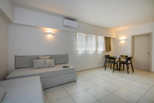 Stefan Village Hotel - image 14