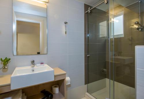 Stefan Village Hotel - image 2