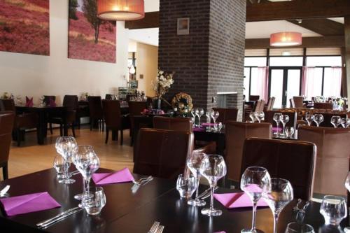 Restaurant, Luxe Chalet met prachtig terras op de Veluwe , veel privacy in Apeldoorn